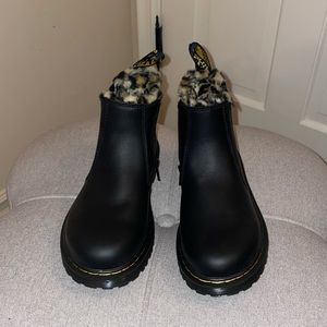 2976 Leonore Leo Y BRAND NEW DR. Martens
